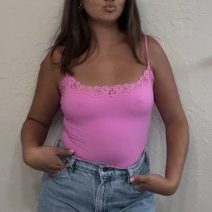 FITS EVERYBODY LACE CAMI BODYSUIT | NEON ORCHID